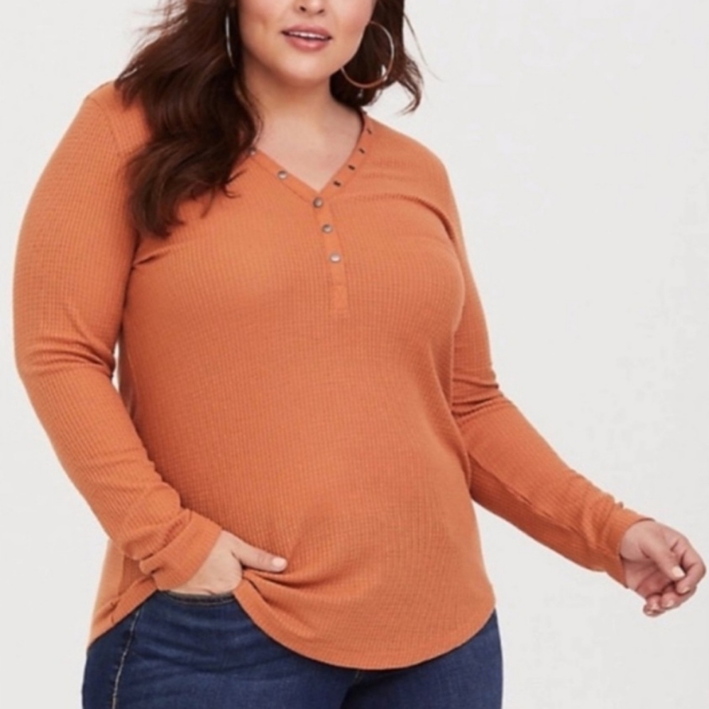 Torrid Snap top Henley sz 3